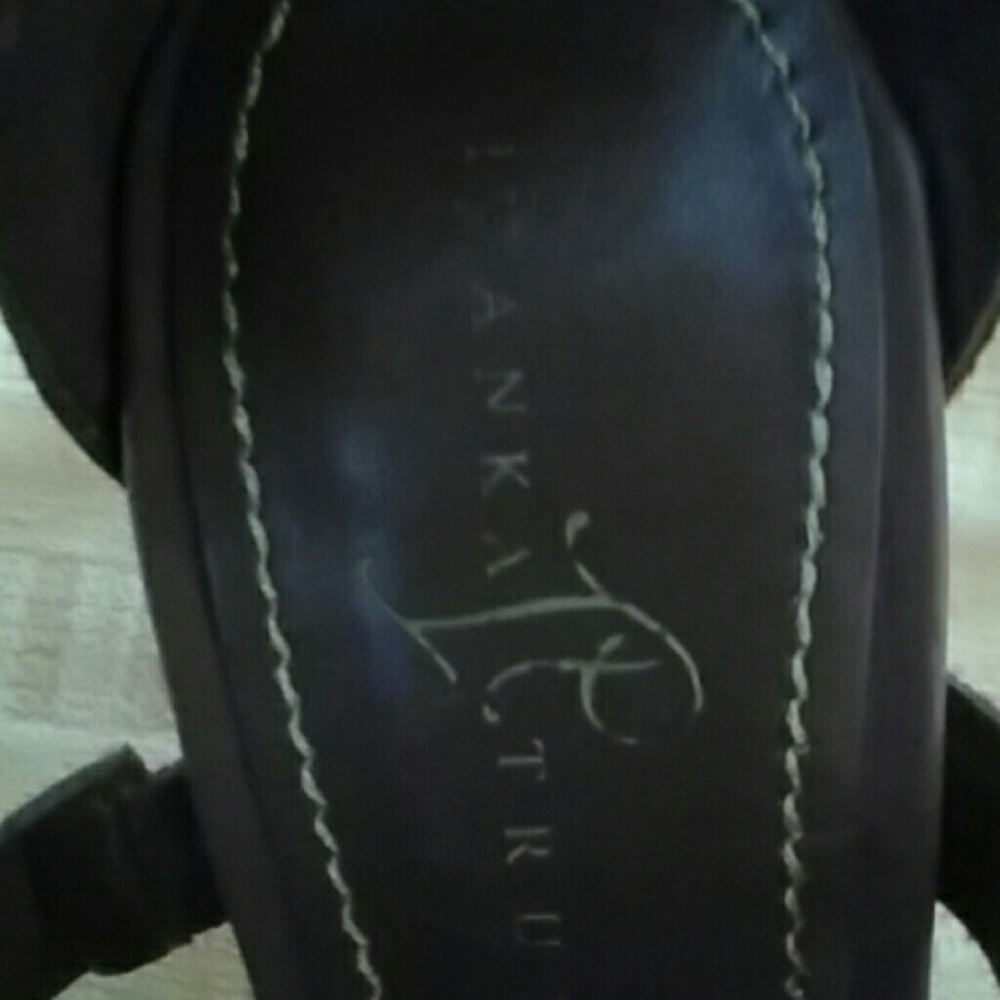 Heels - Picture 3 of 3